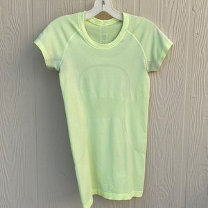 LuluLemon Swiftly Tech short sleeve shirt, Size 6